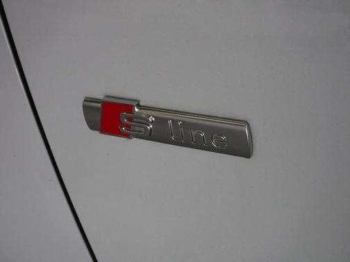 2022 Audi Q3 45 S line Premium