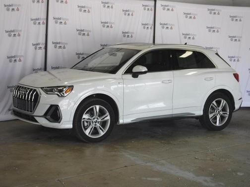 2022 Audi Q3 45 S line Premium