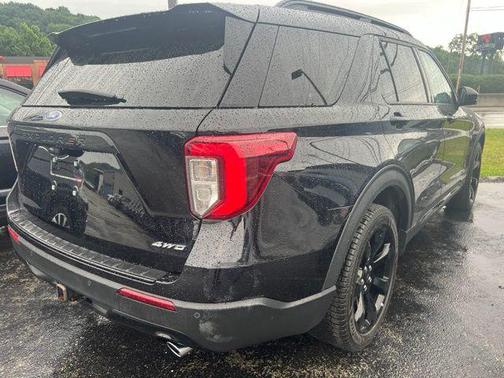 Black Metallic 2023 Ford Explorer ST-Line