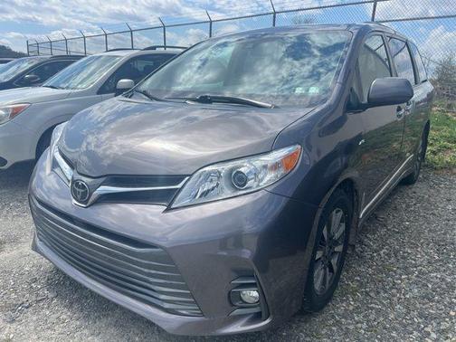 2020 Toyota Sienna XLE
