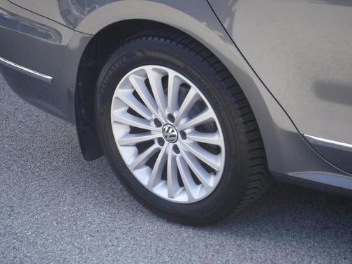 2016 Volkswagen Passat 1.8T SE
