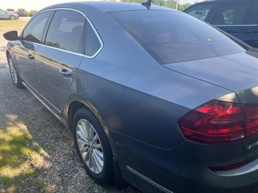 2016 Volkswagen Passat 1.8T SE
