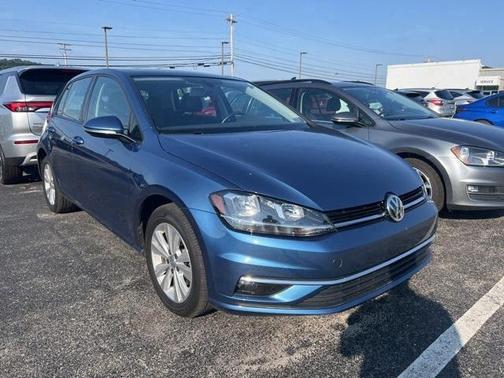 2018 Volkswagen Golf TSI SE