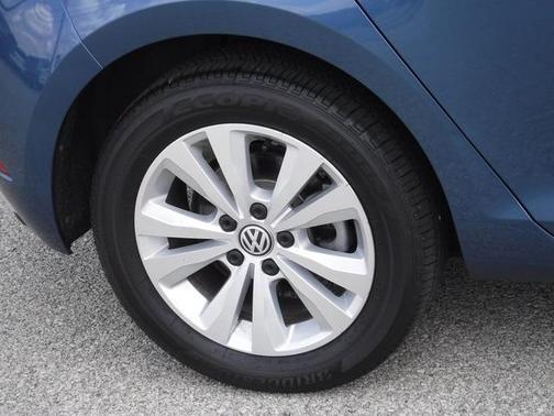 2018 Volkswagen Golf TSI SE