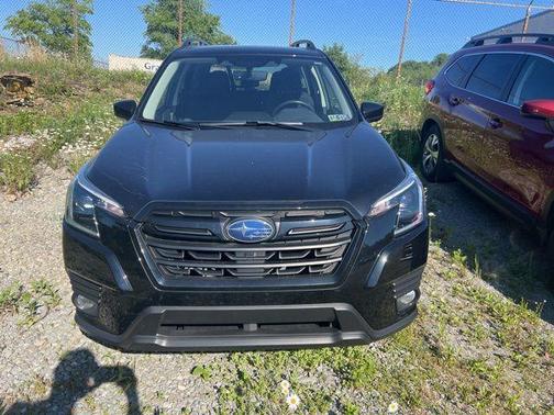 Crystal Black Silica 2023 Subaru Forester Premium