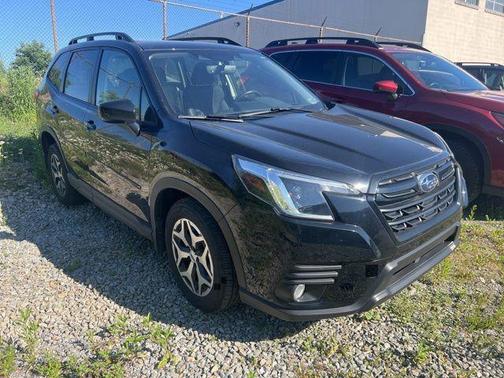 Crystal Black Silica 2023 Subaru Forester Premium