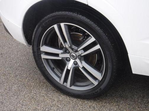 2019 Volvo XC60 T5 Momentum
