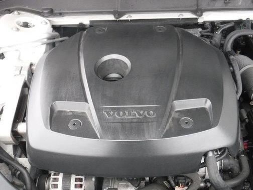 2019 Volvo XC60 T5 Momentum