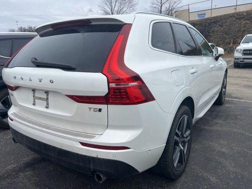 2019 Volvo XC60 T5 Momentum