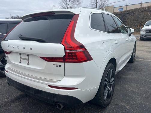 2019 Volvo XC60 T5 Momentum