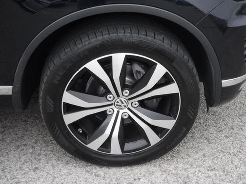 2017 Volkswagen Touareg V6 Wolfsburg Edition