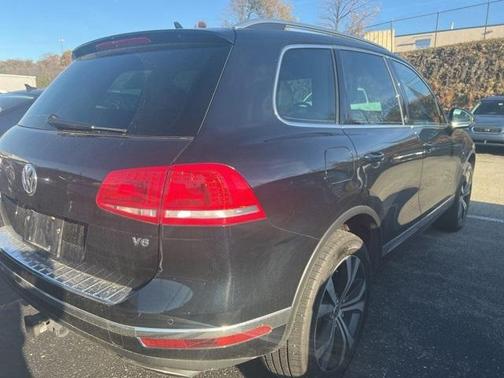 2017 Volkswagen Touareg V6 Wolfsburg Edition