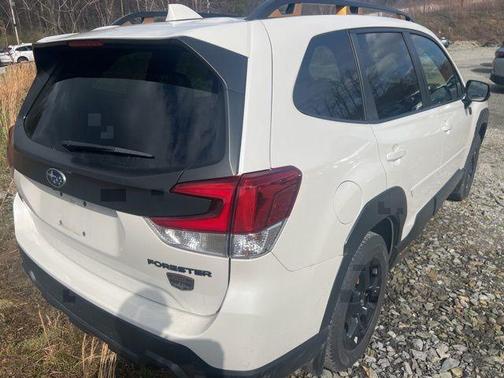 Crystal White Pearl 2023 Subaru Forester Wilderness