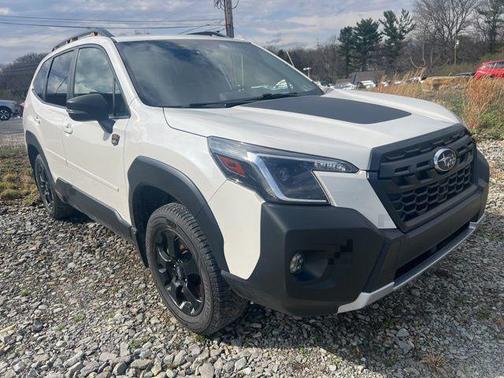 Crystal White Pearl 2023 Subaru Forester Wilderness