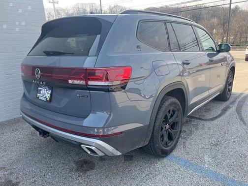 2024 Volkswagen Atlas 2.0T Peak Edition SE w/Technology