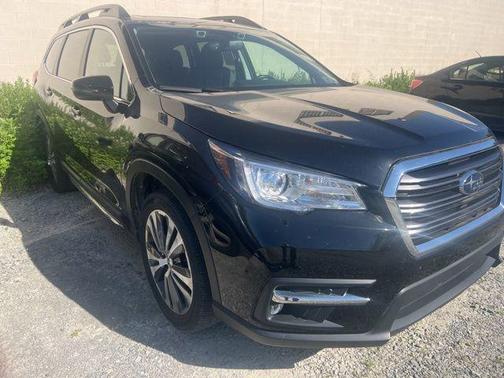 Crystal Black Silica 2022 Subaru Ascent Limited 7-Passenger