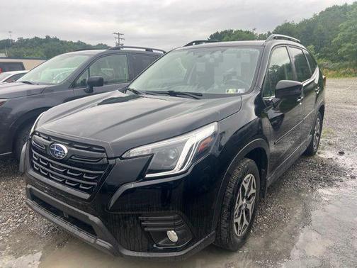 Dark Gray Metallic 2018 Subaru Forester 2.5i Premium