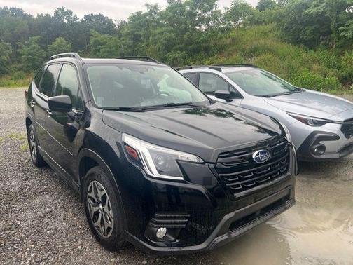 Dark Gray Metallic 2018 Subaru Forester 2.5i Premium