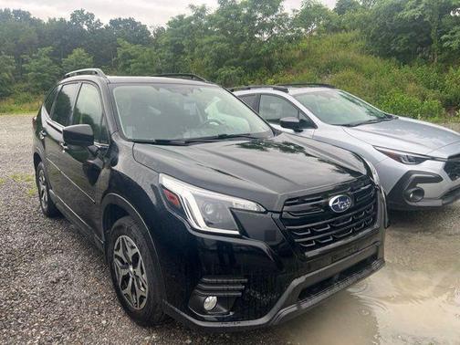Dark Gray Metallic 2018 Subaru Forester 2.5i Premium