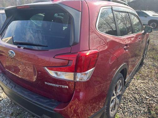 Crimson Red Pearl 2023 Subaru Forester Limited