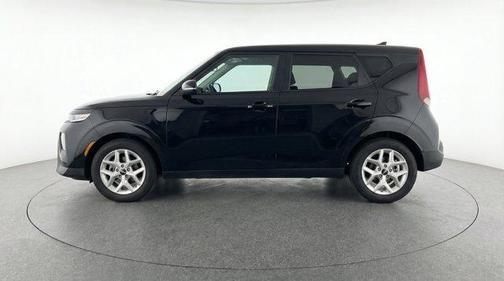 Fusion Orange 2025 Kia Soul LX