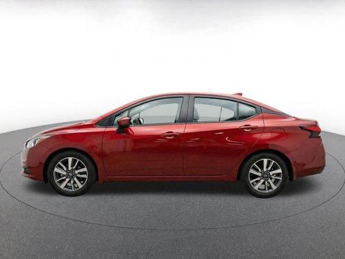 Scarlet Ember 2025 Nissan Versa 1.6 SV
