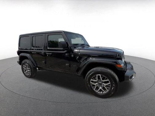 Black Clearcoat 2025 Jeep Wrangler Sahara