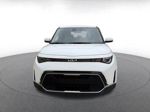 Snow White Pearl 2025 Kia Soul LX