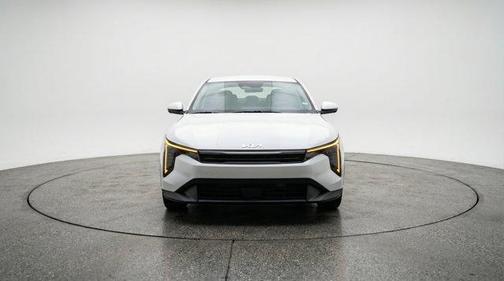 Snow White Pearl 2025 Kia K4
