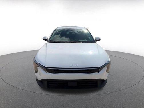 Snow White Pearl 2025 Kia K4