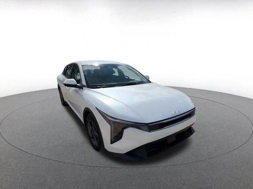 Snow White Pearl 2025 Kia K4