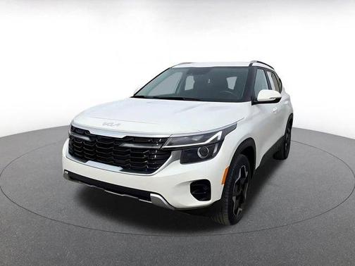 Snow White Pearl 2025 Kia Seltos S