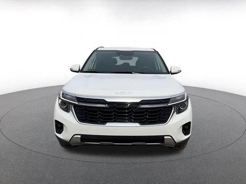 Snow White Pearl 2025 Kia Seltos S