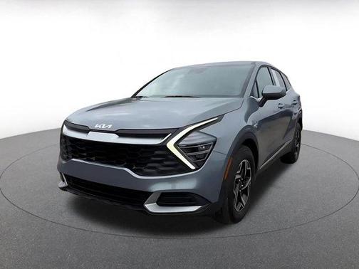 Everlasting Silver 2025 Kia Sportage LX