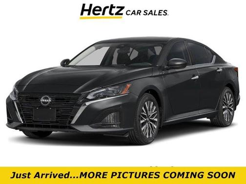 Super Black 2025 Nissan Altima SV