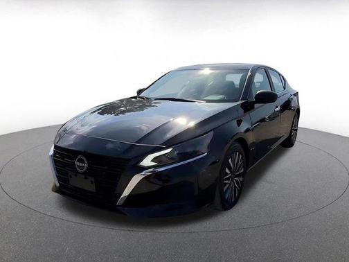 Super Black 2025 Nissan Altima SV