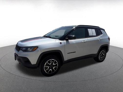 Silver Zynith 2025 Jeep Compass Trailhawk