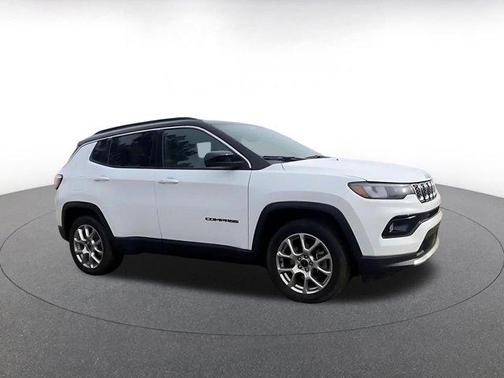 Bright White Clearcoat 2025 Jeep Compass Limited