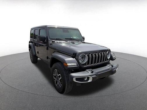 Granite Crystal Clearcoat Metallic 2025 Jeep Wrangler Sahara