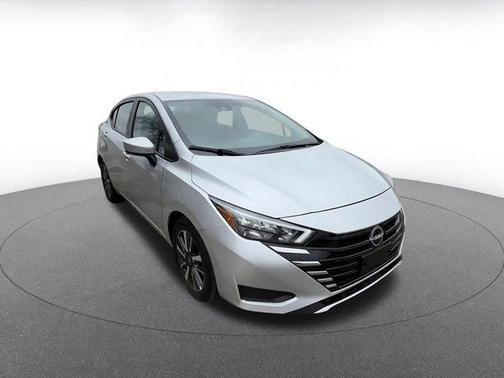 Brilliant Silver Metallic 2025 Nissan Versa 1.6 SV