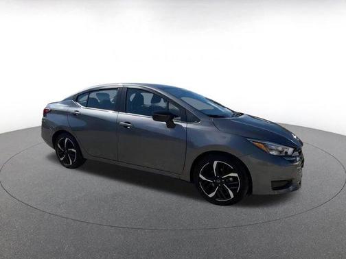 2024 Nissan Versa 1.6 SR