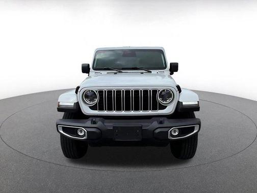 Bright White Clearcoat 2025 Jeep Wrangler Sahara