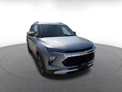 Sterling Gray Metallic 2025 Chevrolet Trailblazer LT