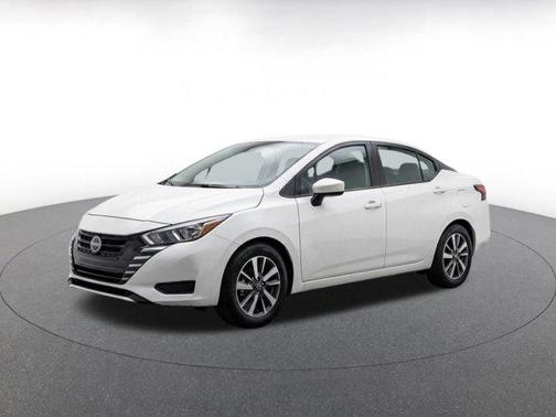 Aspen White 2025 Nissan Versa 1.6 SV