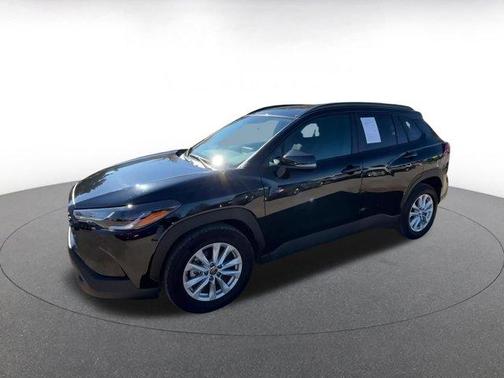 2025 Toyota Corolla Cross LE