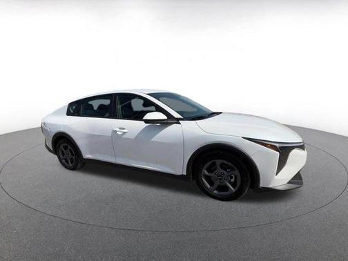 Snow White Pearl 2025 Kia K4