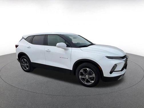 Summit White 2025 Chevrolet Blazer LT