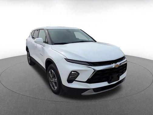 Summit White 2025 Chevrolet Blazer LT
