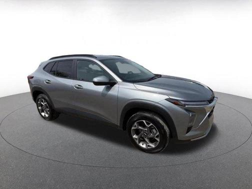 Sterling Gray Metallic 2025 Chevrolet Trax LT