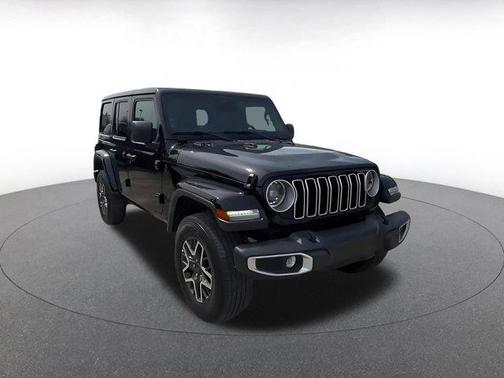 Black Clearcoat 2025 Jeep Wrangler Sahara